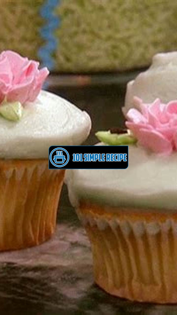 Irresistibly Delicious Paula Deen Vanilla Cupcakes | 101 Simple Recipe
