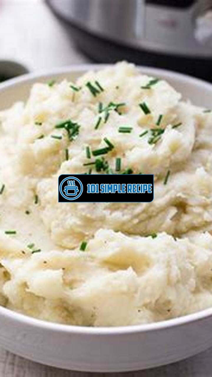 Delicious and Creamy Garlic Mashed Potatoes | 101 Simple Recipe