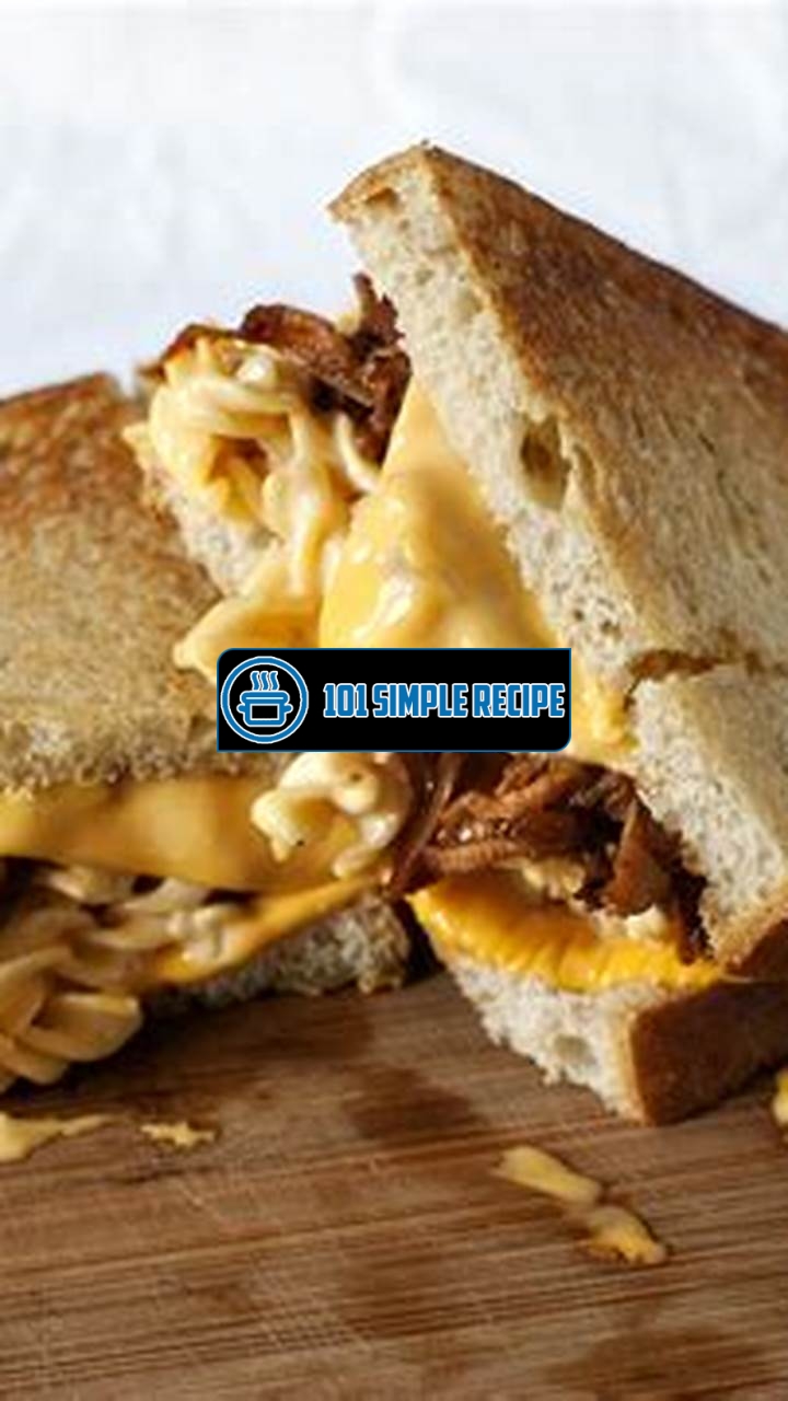 Pulled Pork Mac and Cheese Sandwich | 101 Simple Recipe